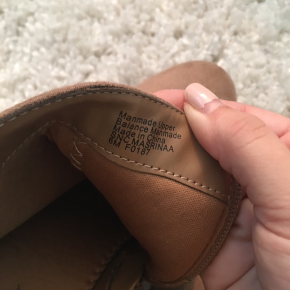 Tan suede booties - Picture 3 of 5